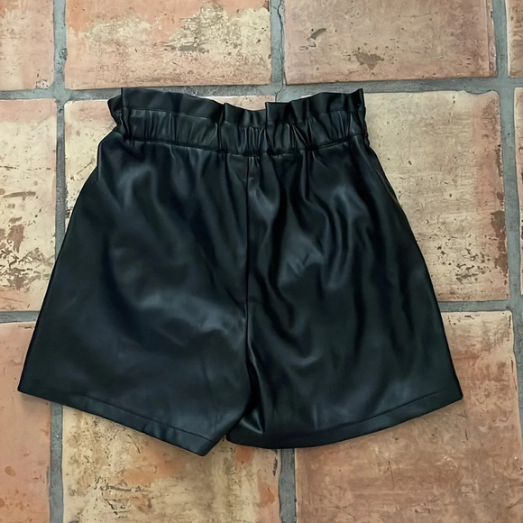 New ✨ LUCY PARIS Faux Leather Paperbag Short Size S Black MSRP$68 - Picture 11 of 11